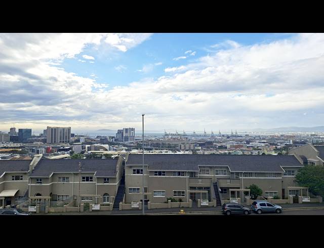 2 bed property to rent in DEVIL'S PEAK ESTATE